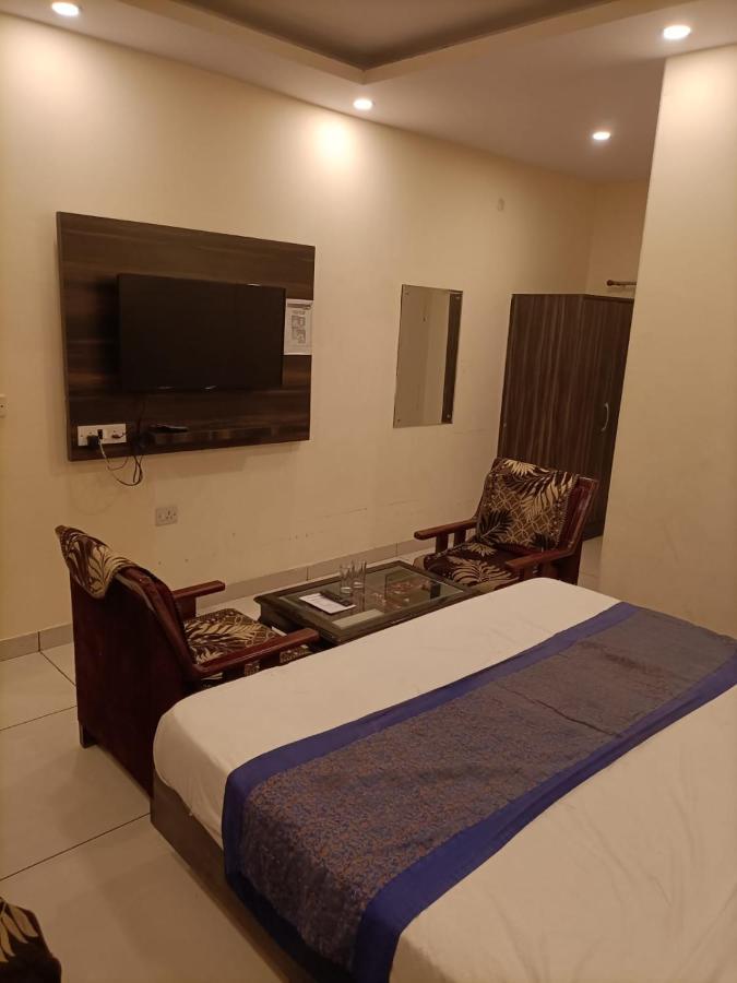 Hotel Aerotech Near Igi Airport Νέο Δελχί Εξωτερικό φωτογραφία